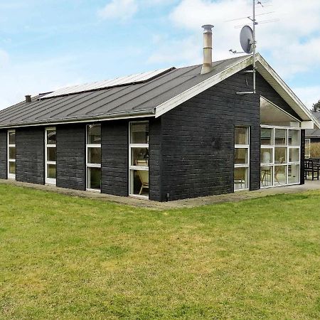 8 Person Holiday Home In Hals Eksteriør billede