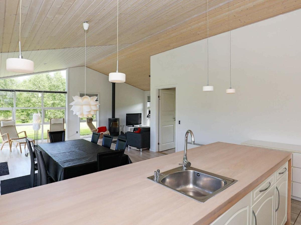 8 Person Holiday Home In Hals Eksteriør billede
