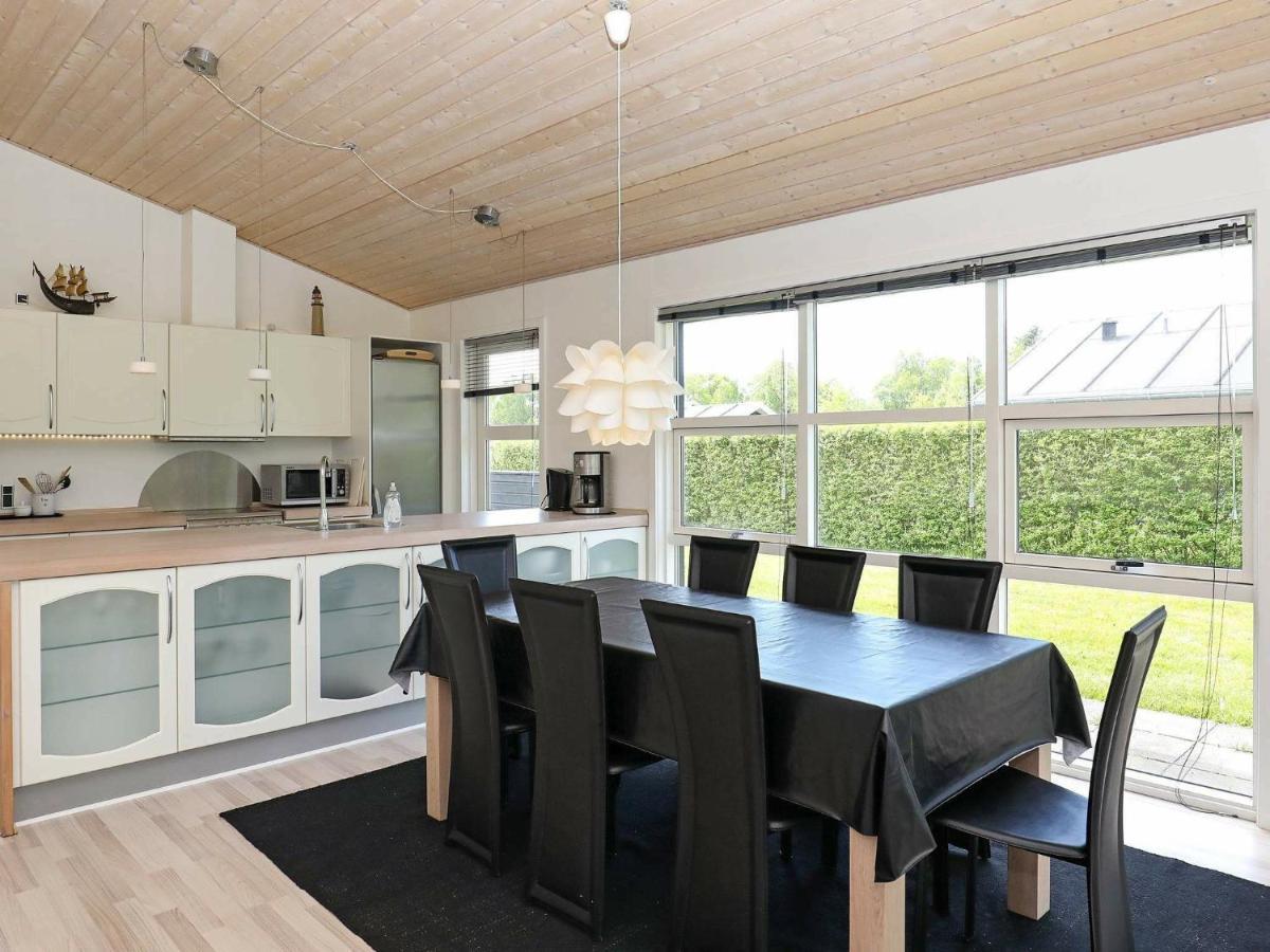 8 Person Holiday Home In Hals Eksteriør billede