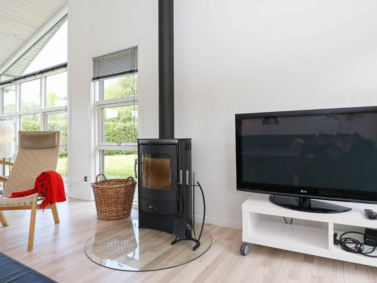 8 Person Holiday Home In Hals Eksteriør billede