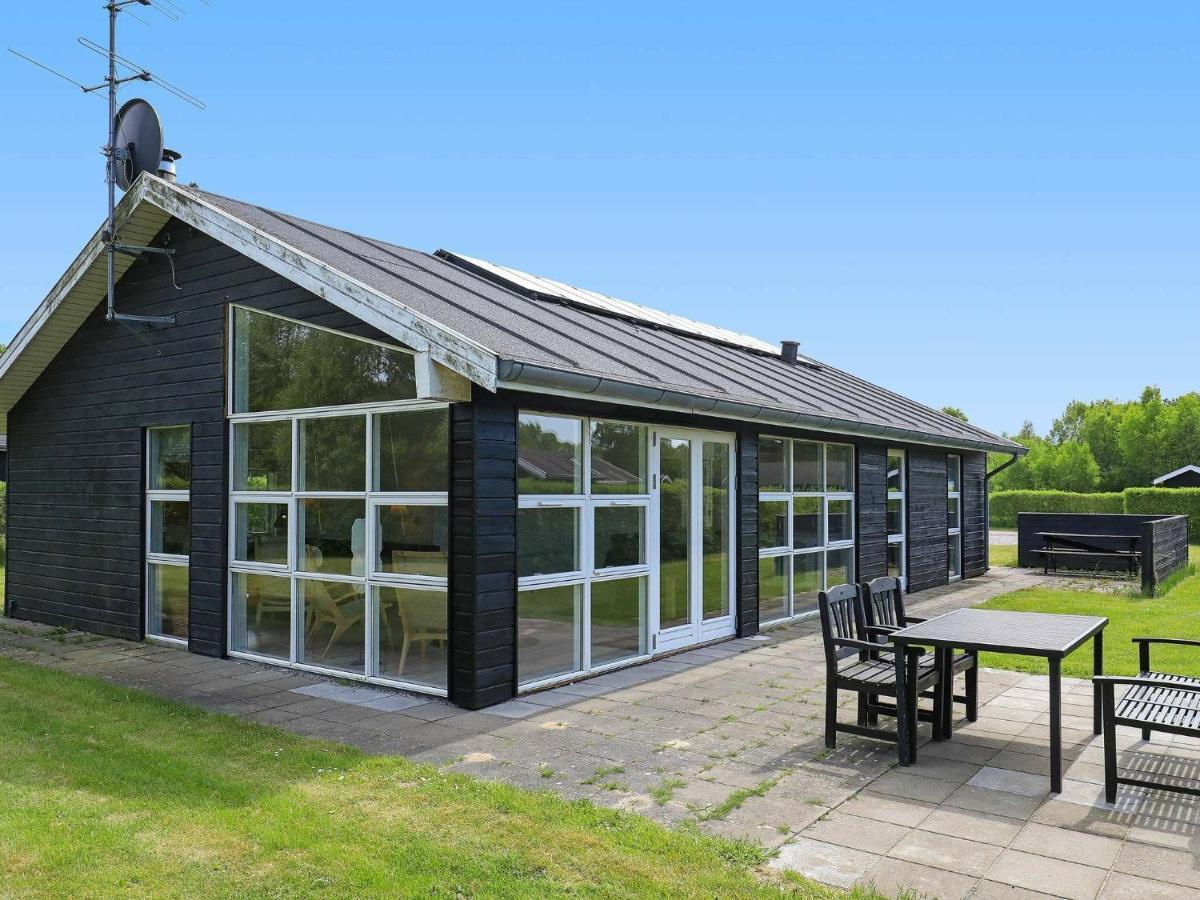 8 Person Holiday Home In Hals Eksteriør billede