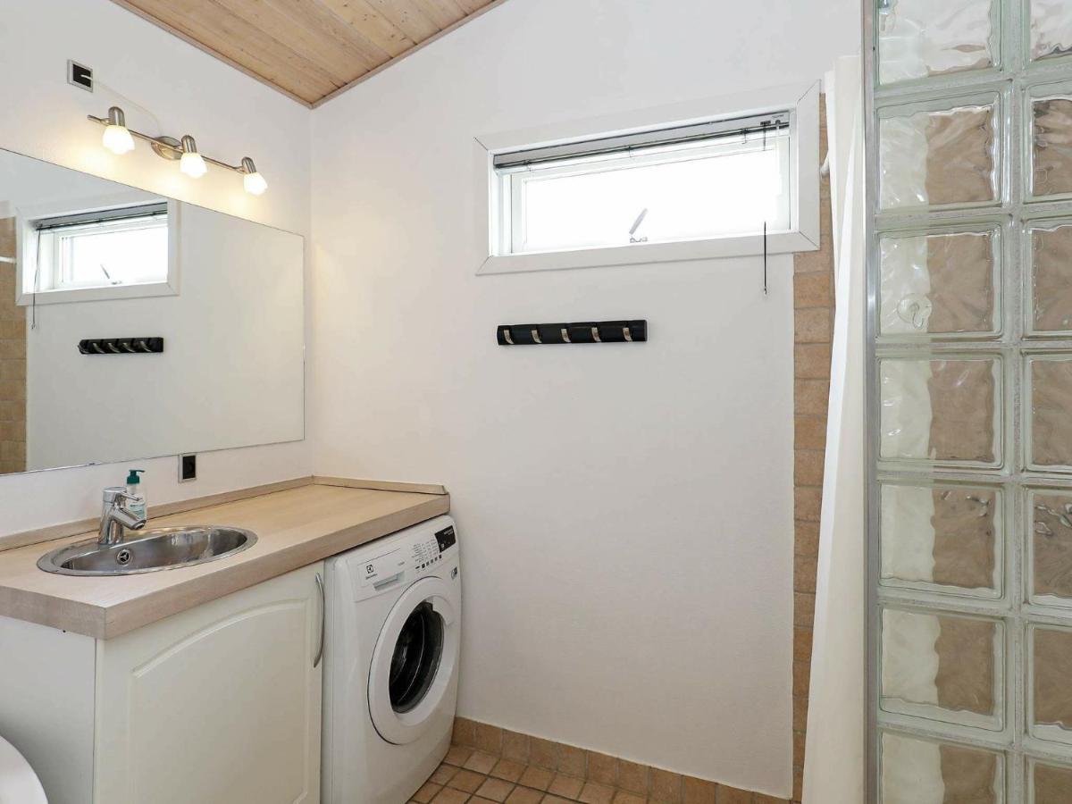8 Person Holiday Home In Hals Eksteriør billede