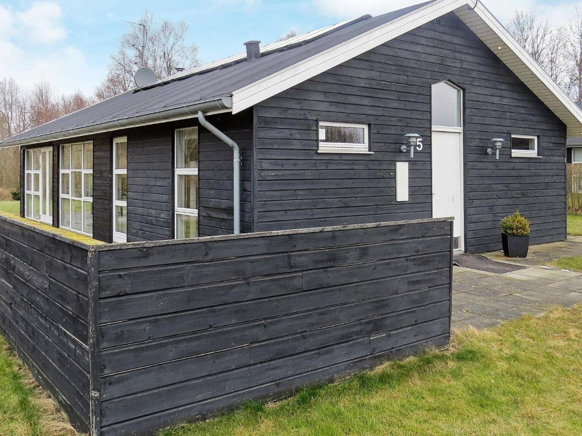 8 Person Holiday Home In Hals Eksteriør billede