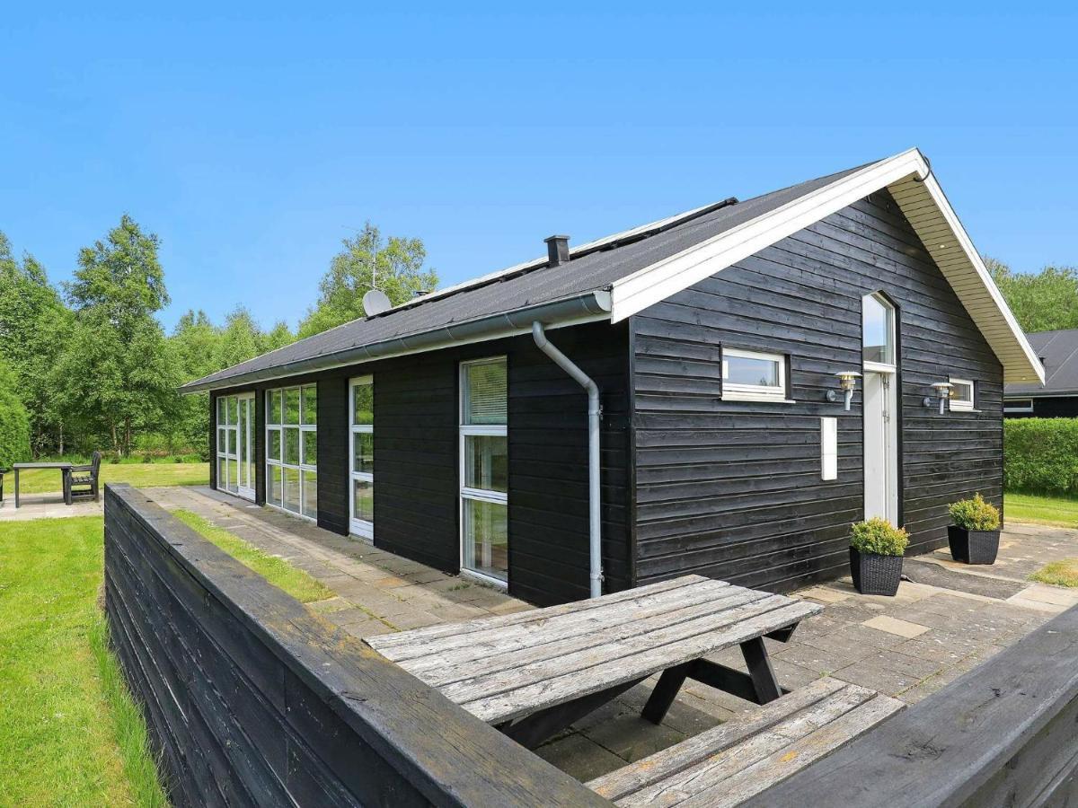 8 Person Holiday Home In Hals Eksteriør billede