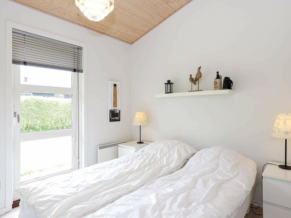 8 Person Holiday Home In Hals Eksteriør billede